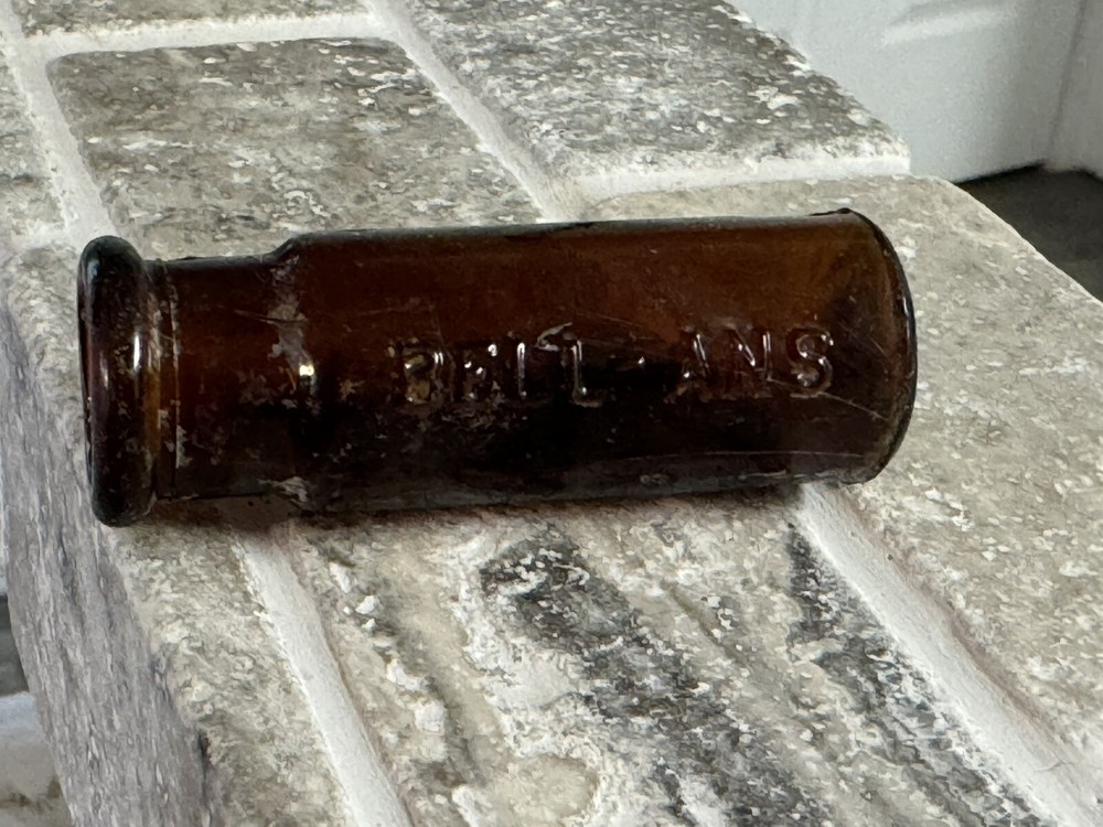 Vintage— Vivid Amber Sharp & Dohme Baltimore 29