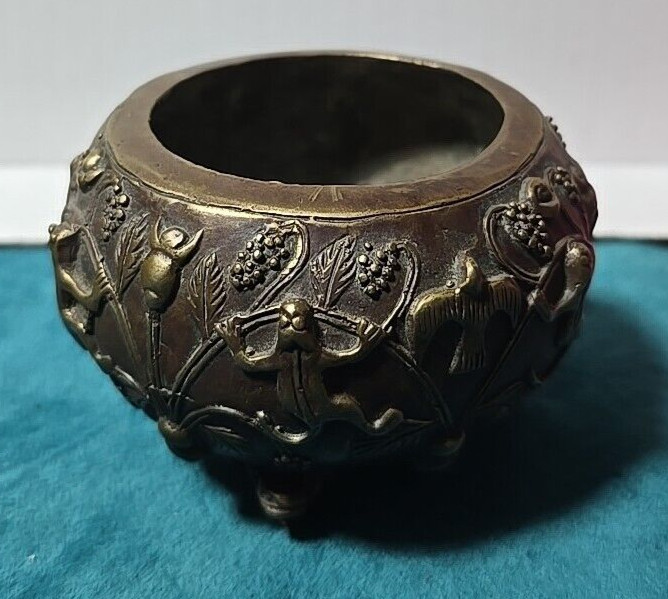 Antique Bronze Chinese Censor Incense Burner Feng Shui Toad Leaf Marked