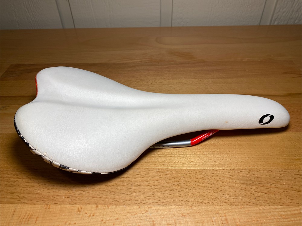 Oval  Saddle, CRO-MO Rails