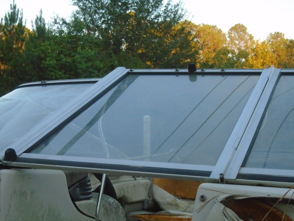 Larson 190 LXI Boat Walk-Thru Front Windshield, THIS SINGLE PIECE ONLY
