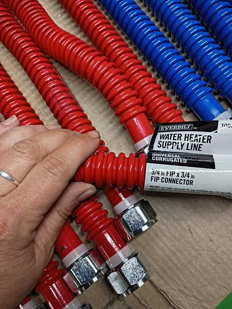 Lot Of 30 , Home-Flex Water Heater Connector 3/4" x 3/4" x 24" And 18 " OB