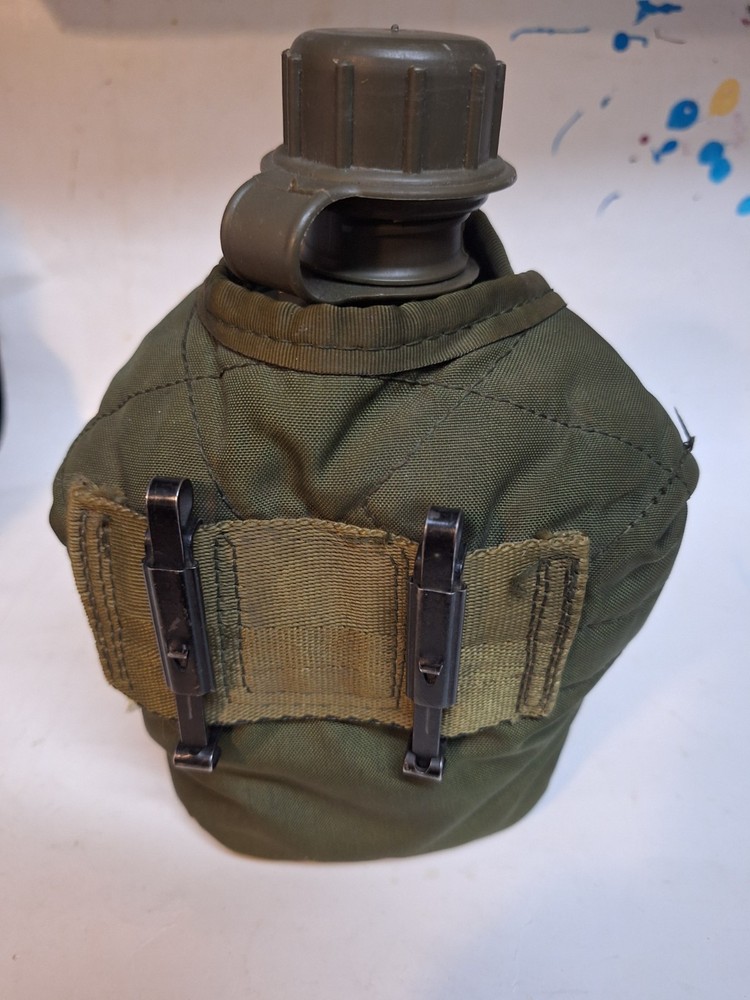 CANTEEN WITH CANVAS COVER - used