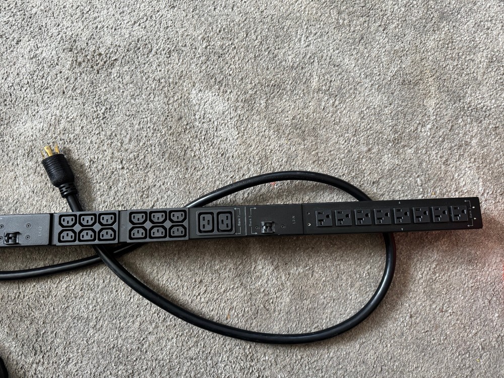 APC AP8870 Metered Rack PDU
