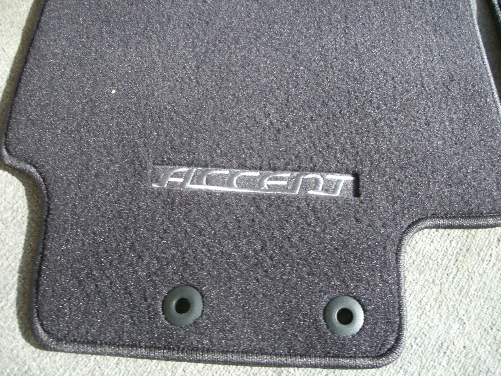 Hyundai Accent carpet floor mats