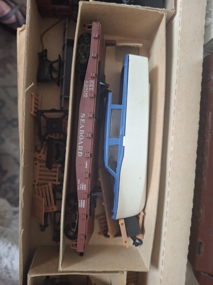 Vintage HO . Train Sets In Original Boxes Extra Tracks,universal Power Master.