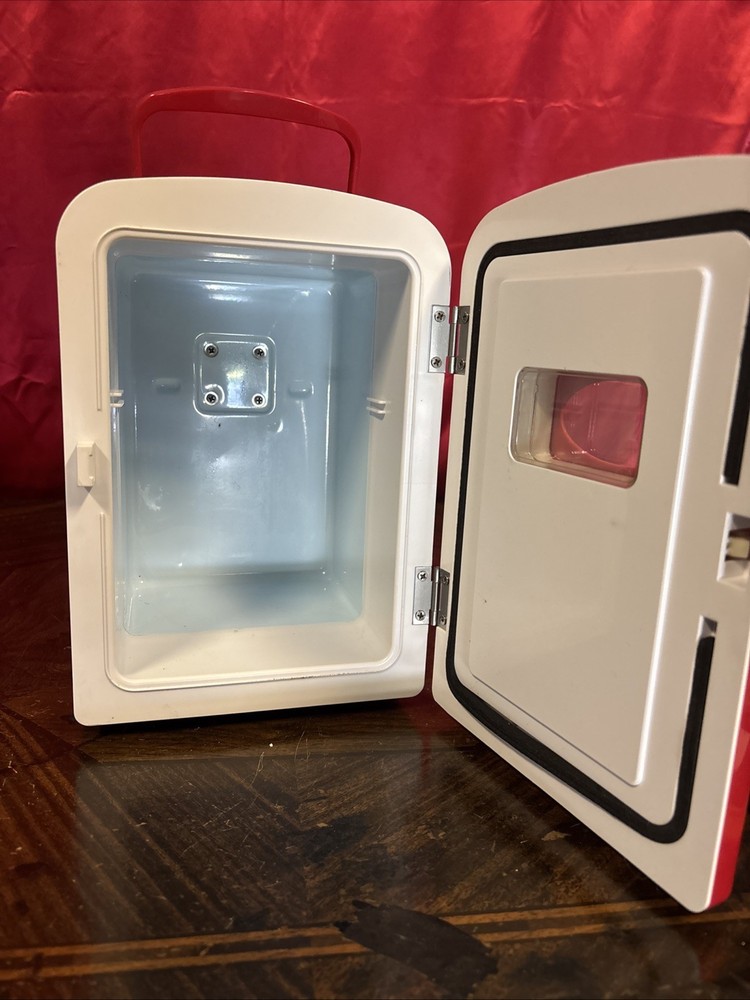 Frigidaire 6-Can Mini Retro Beverage Fridge - Red