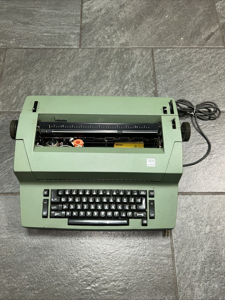 Vintage GREEN IBM Correcting Selectric 2 Typewriter (Powers On )
