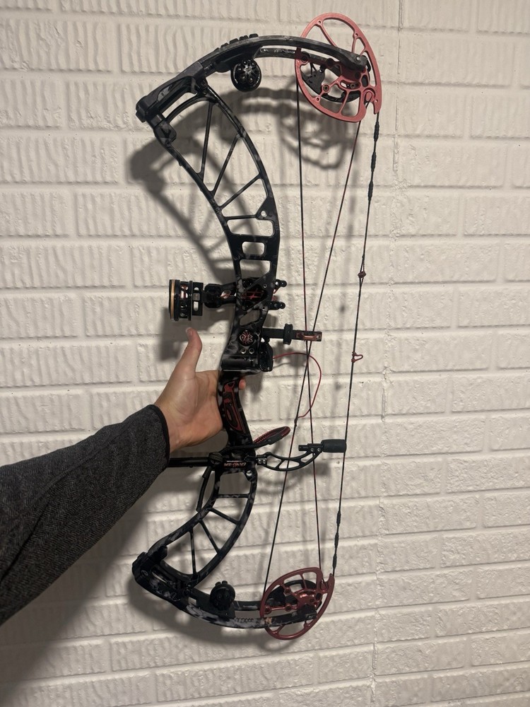 Obsession Bows M7 DEFCON