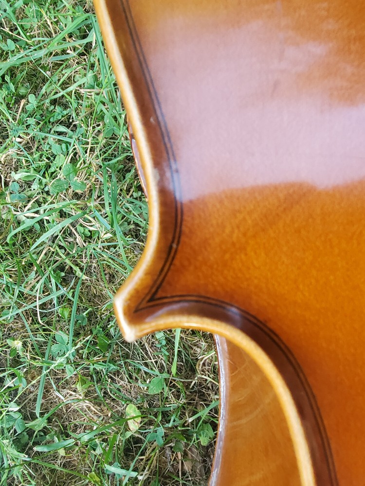 old Cello, needs repair!
