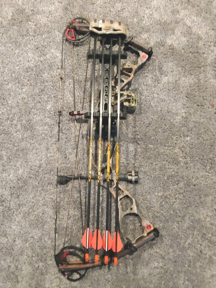 Hoyt Vector 32 RH Compound Bow Package 28in 60lbs.