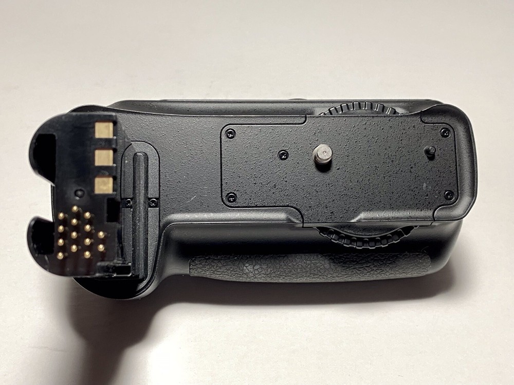 Nikon MB-D200 Battery Pack Multi Power Grip