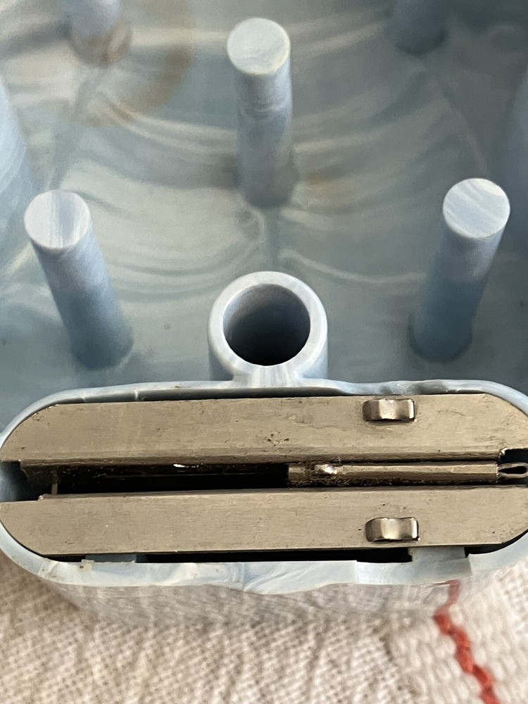 Vintage Kwik Thred Automatic Needle Threader BLUE SWIRL Plastic Box EMPTY