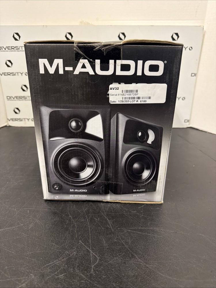 M-Audio AV32 Studio Monitors with Cables