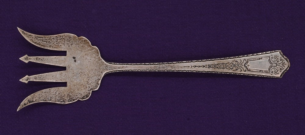 MANCHESTER SILVER CO Princess Sterling Silver Beef Fork - 5 1/4"