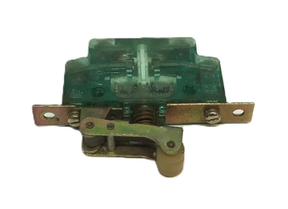 Total Source Micro-Switch 393-1004 NOS