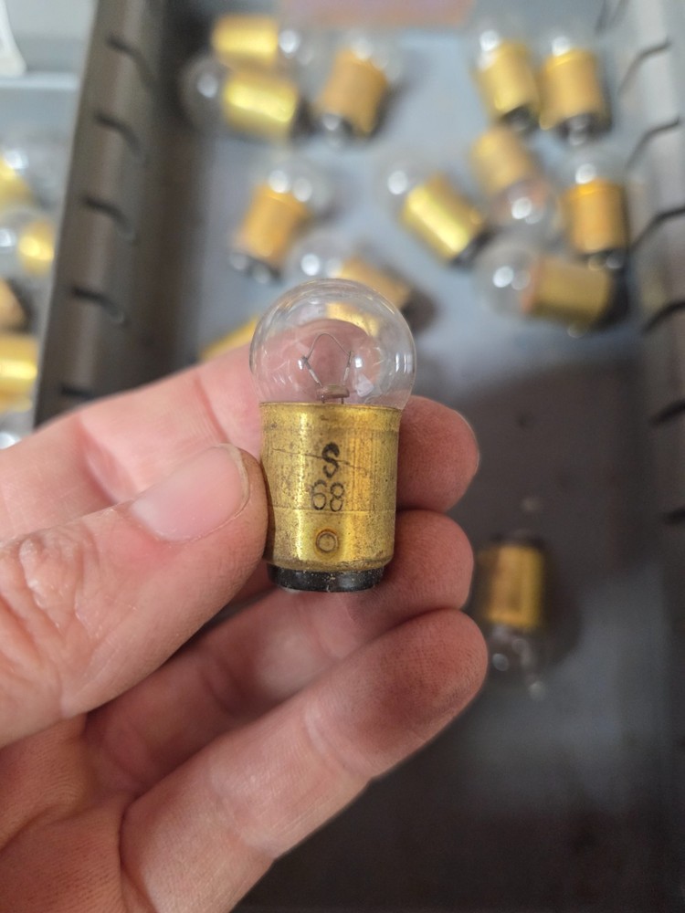 #648 MINI LAMP 16 pieces