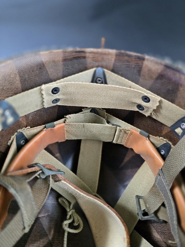WW2 US AIRBONE RESTORED HELMET
