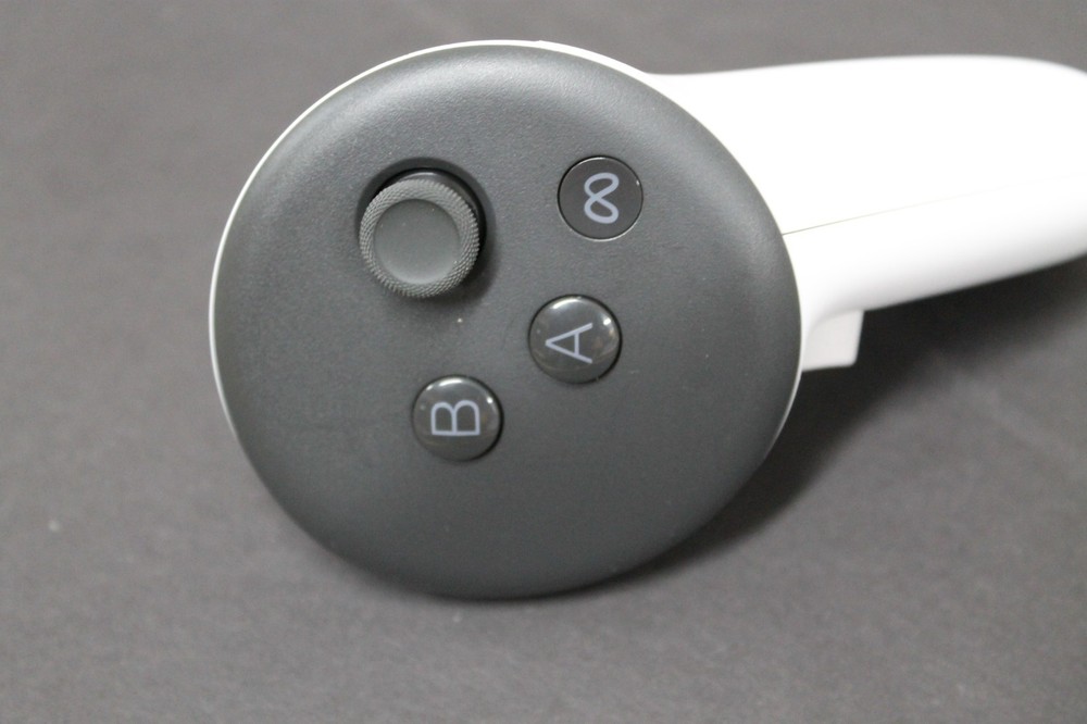 Genuine Meta Quest 3 / 3S VR Left & Right Pair Controllers ONLY, GREAT CONDITION