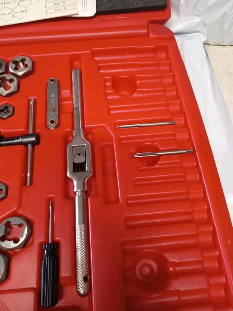 MAC Tools TDPLUS 117-Pc Deluxe Threading Set - Standard & Metric - INCOMPLETE