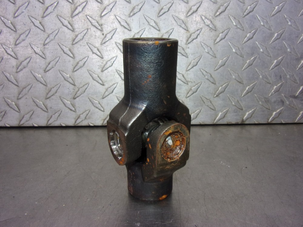 975 B SUZUKI BOULEVARD C50 2007 OEM DRIVE U JOINT