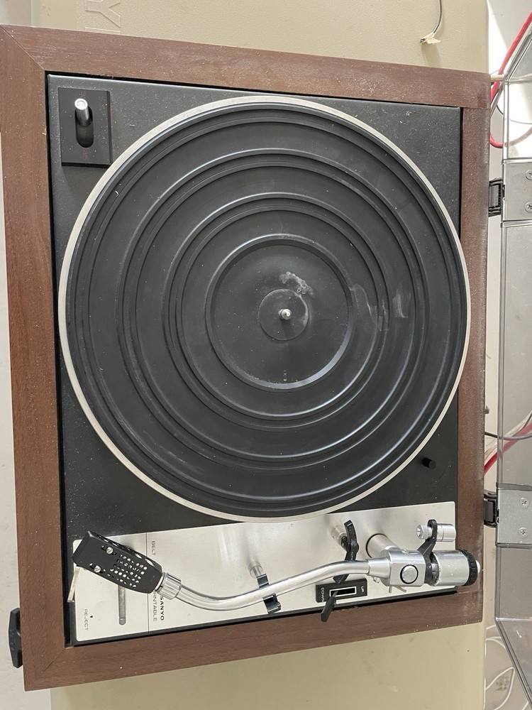 Vintage SANYO MODEL TP 600SA Record player