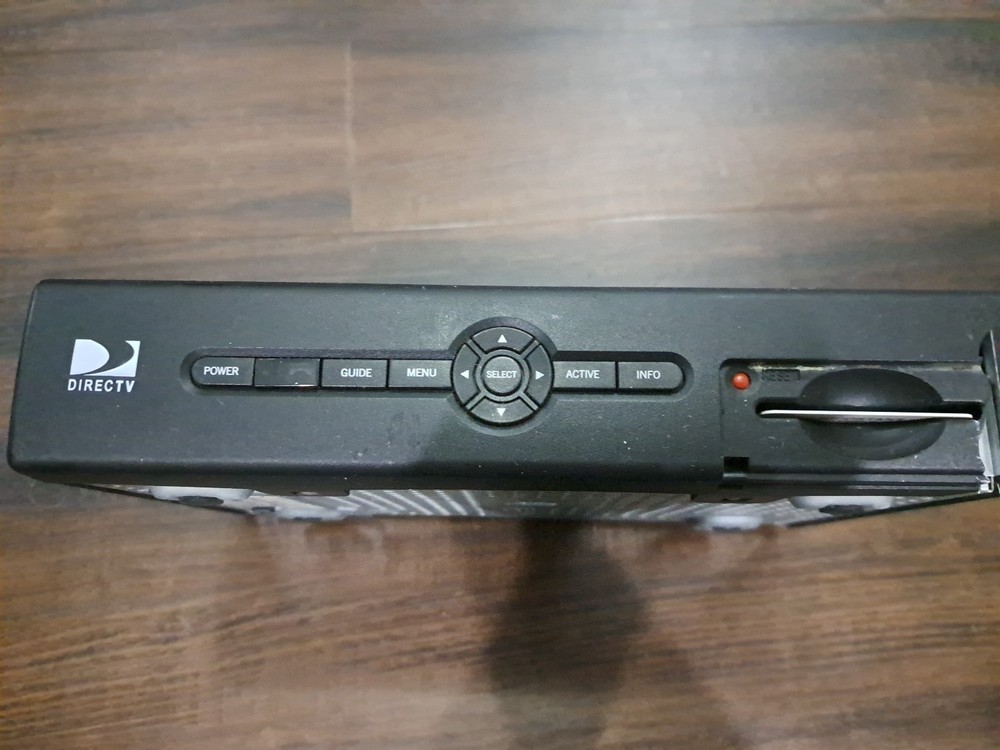 Direct TV Model D12-100 Satellite Receiver With Access Card