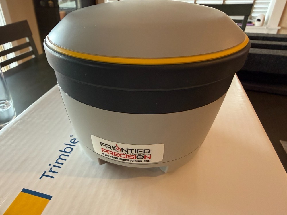 Trimble R2 Receiver, Centimeter (CM) Mode Configuration, Battery & Charger