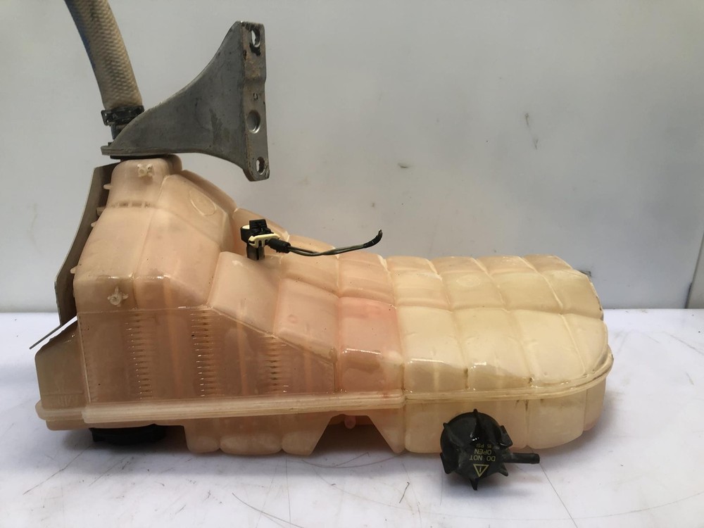 2013 Peterbilt 367 Plastic Radiator Overflow Bottle