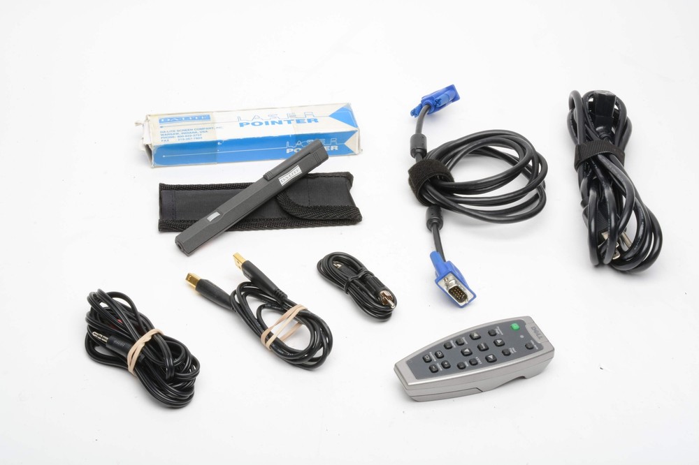 Dell 2200MP DLP Projector, Remote, laser pointer, manual, AV cables, case, Teste