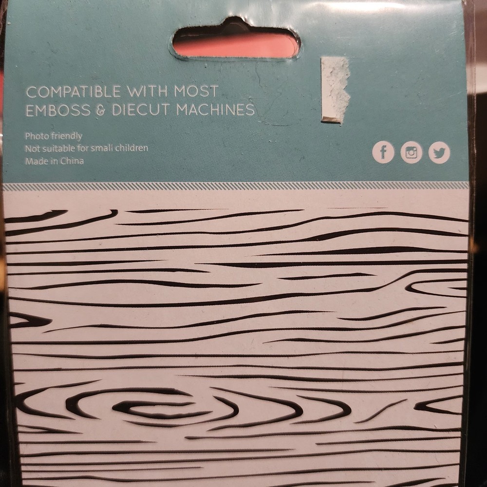 KaiserCraft Woodgrain Embossing Folder 4x6