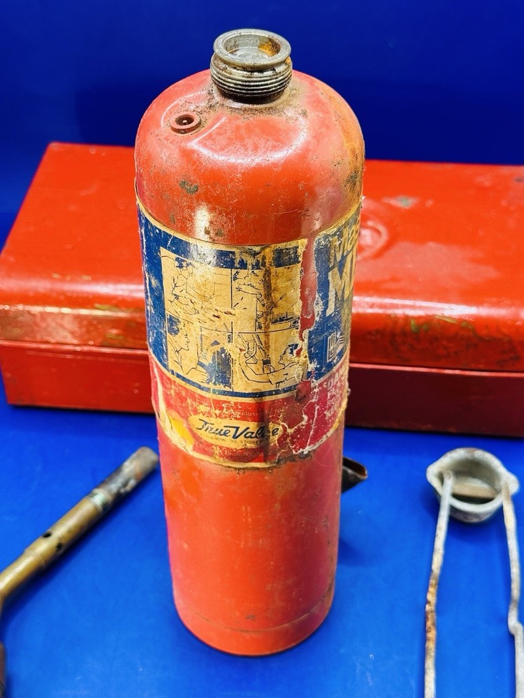 Vintage Bernzomatic Torch Kit Empty Propane Cylinder Multi Head Kit