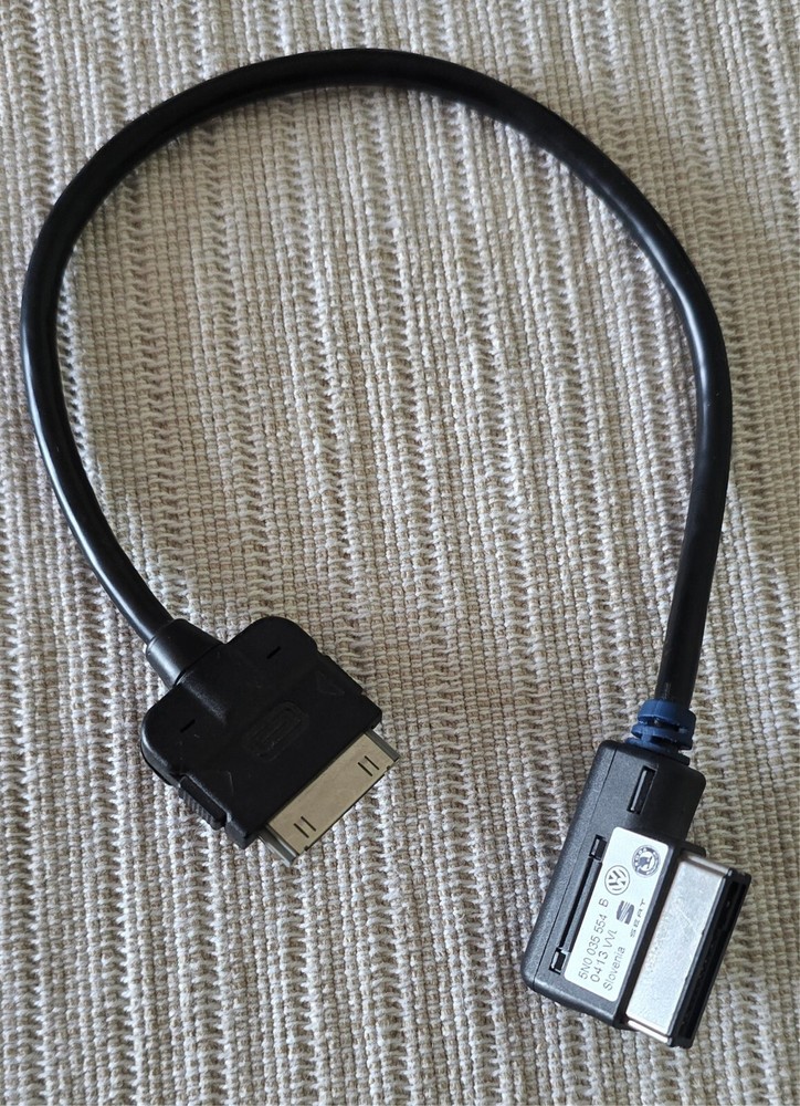 Original VW adapter cable 5NO 035 554 for iPod and iPhone --- mint condition