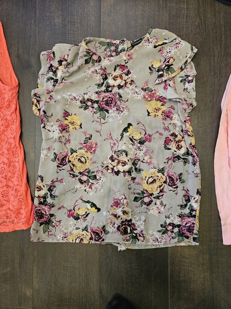 ⭐(no. 357) Ladies / Women Bundle Size 12 top bundle