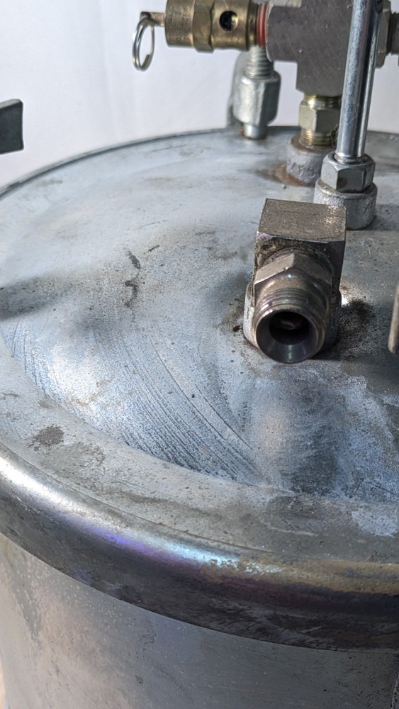 BINKS PAINT SPRAY PRESSURE POT TANK