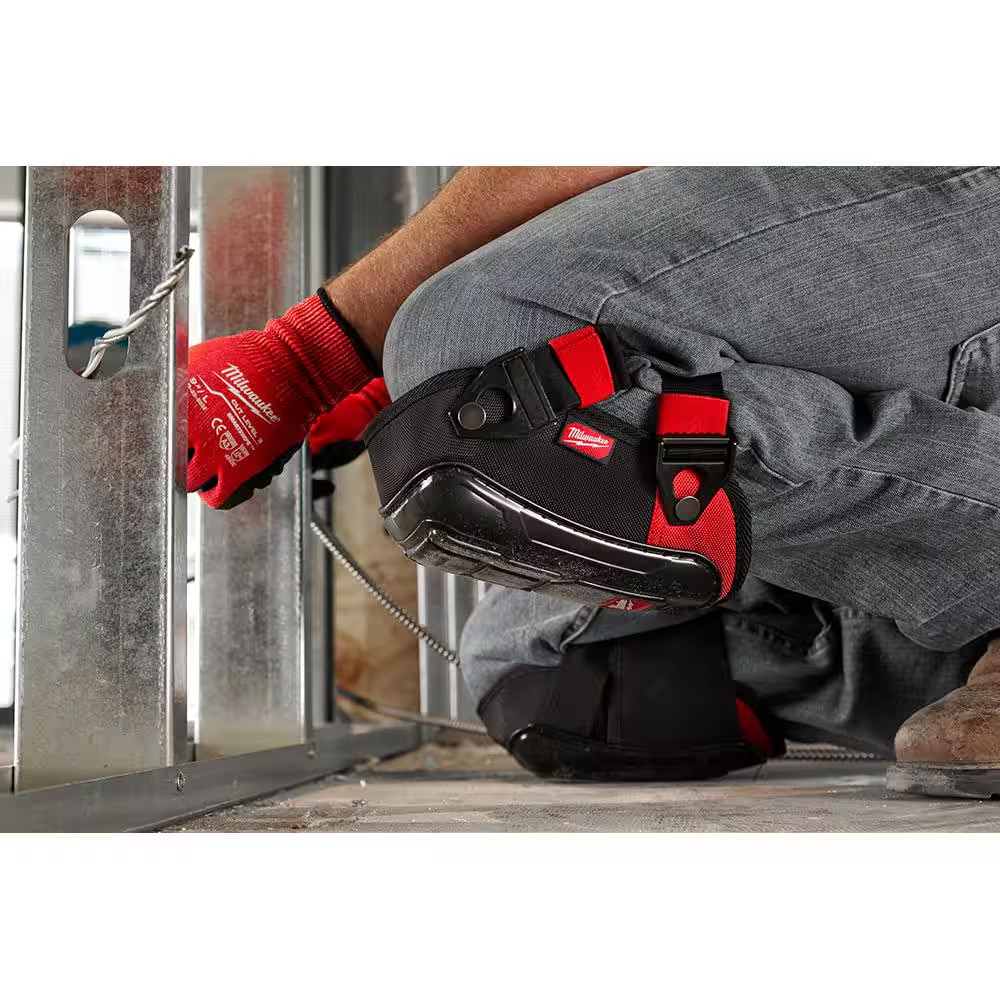 High Performance Hard Shell Knee Pads with PACKOUT Tool Bag