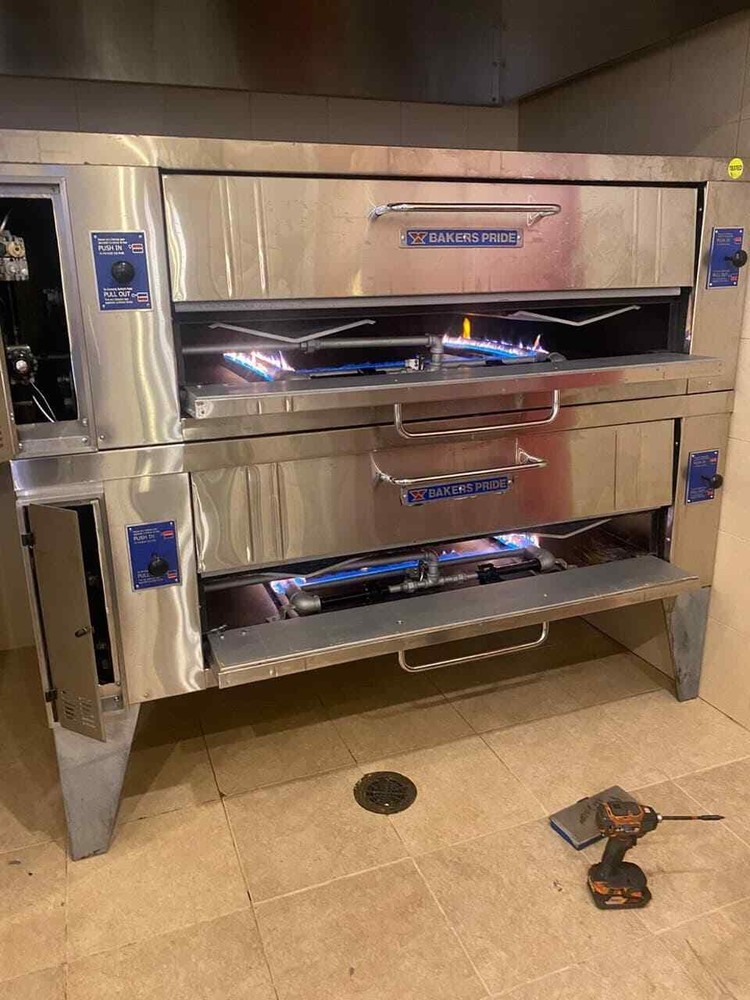 Bakers Pride Y602 Double Deck Pizza Oven