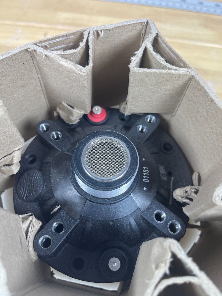 Electro Voice EV Compression Driver 8 Ohm 1” Thread E1K 01131 Tested