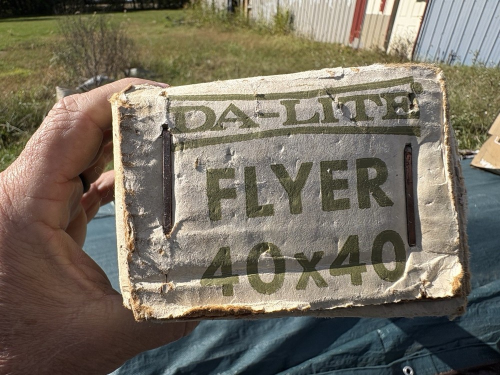VINTAGE Da lite Flyer portable projection screen 40" X 40"