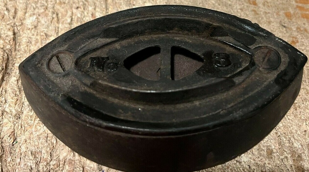 VINTAGE SAD IRON ---NUMBER 3