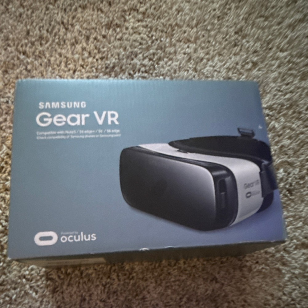 Samsung Gear VR Smartphone VR Headset White Black Compatible with Note5 S6