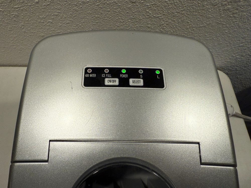 Vintage Frigidaire Ice Maker Machine Compact Countertop EFIC117-SS Silver