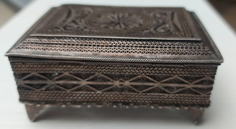 Antique Russian Imperial Silver box. Filigree technique. 84