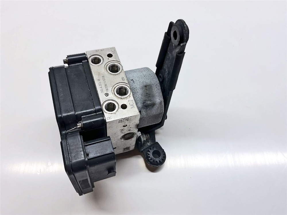 2018 Ducati Multistrada 1260 S ABS Modulator Pump - 54240741A