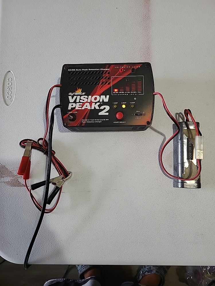 Dynamite Vision Peak 2  Battery Charger  Nimh/NiCd RC Auto Peak Detection