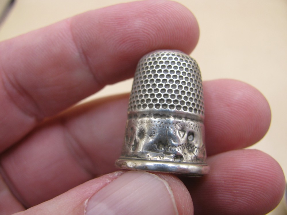 Antique White Metal Thimble With No Silver Marks - Some Dinks