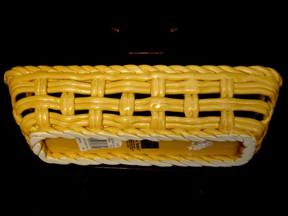 Bread Basket / Yellow by Tabletops BREAD BASKET 14"