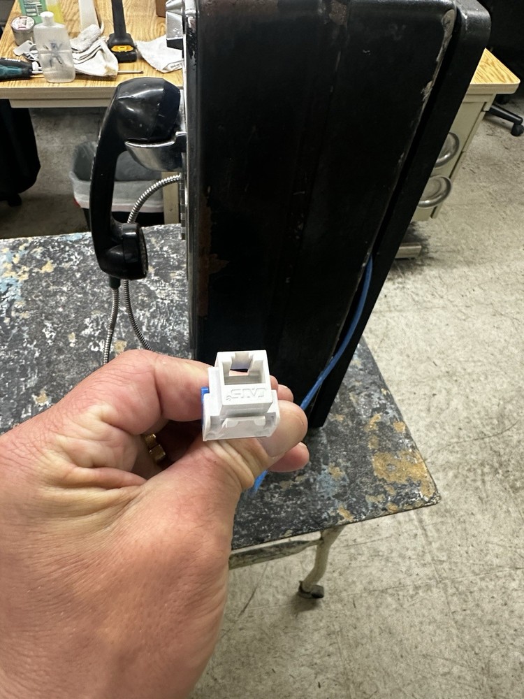 Functioning Vtg Payphone With Mounting Plate And Key Hardware Southwestern Bell