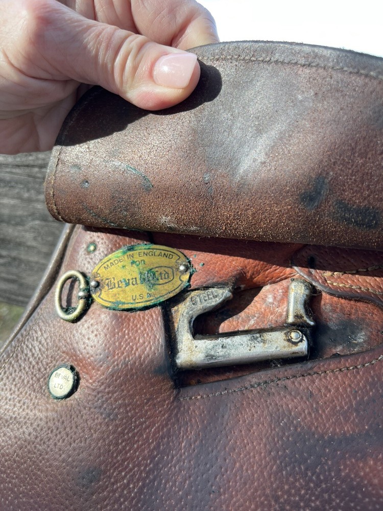 Beval Ltd. Made In England Jumping Saddle 15.5”
