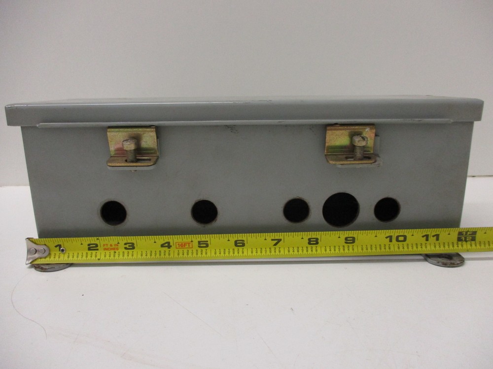 UNDERWRITERS E27524 WIREWAY OR AUXILIARY GUTTER ENCLOSURE