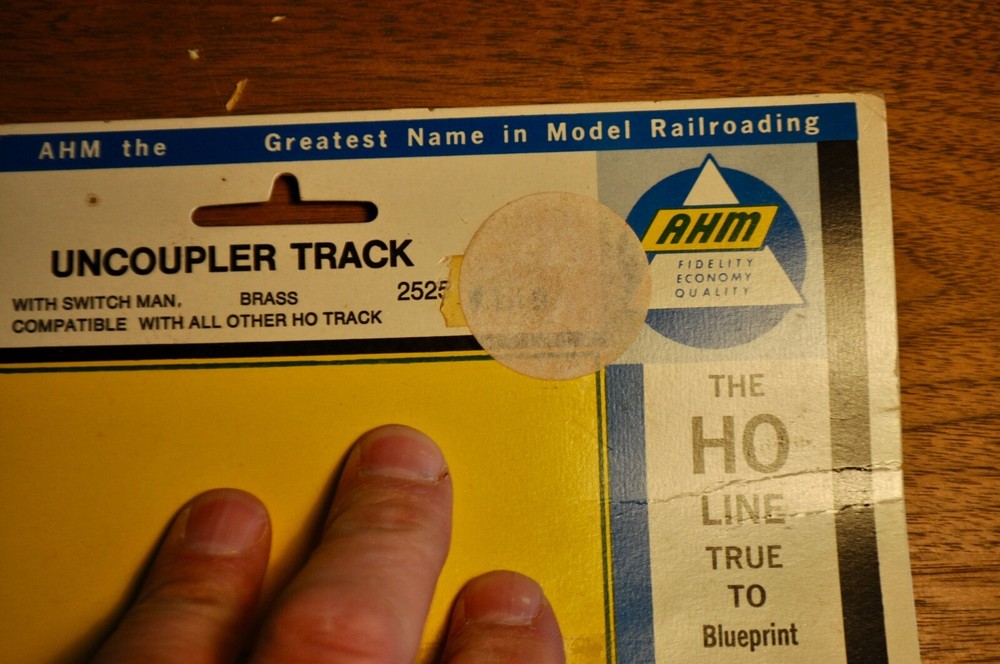 AHM HO Scale #2525, 2527, 87